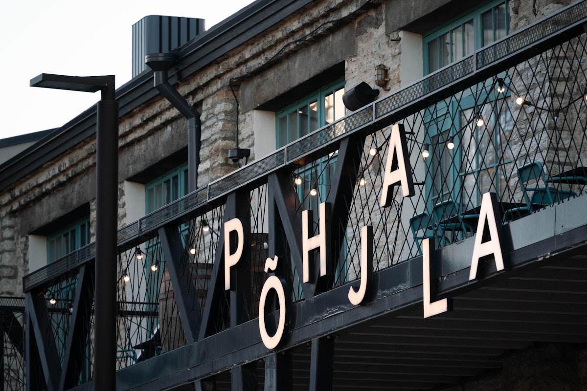 LED Signage vs Traditional Signage: Which is Right for Your Business?