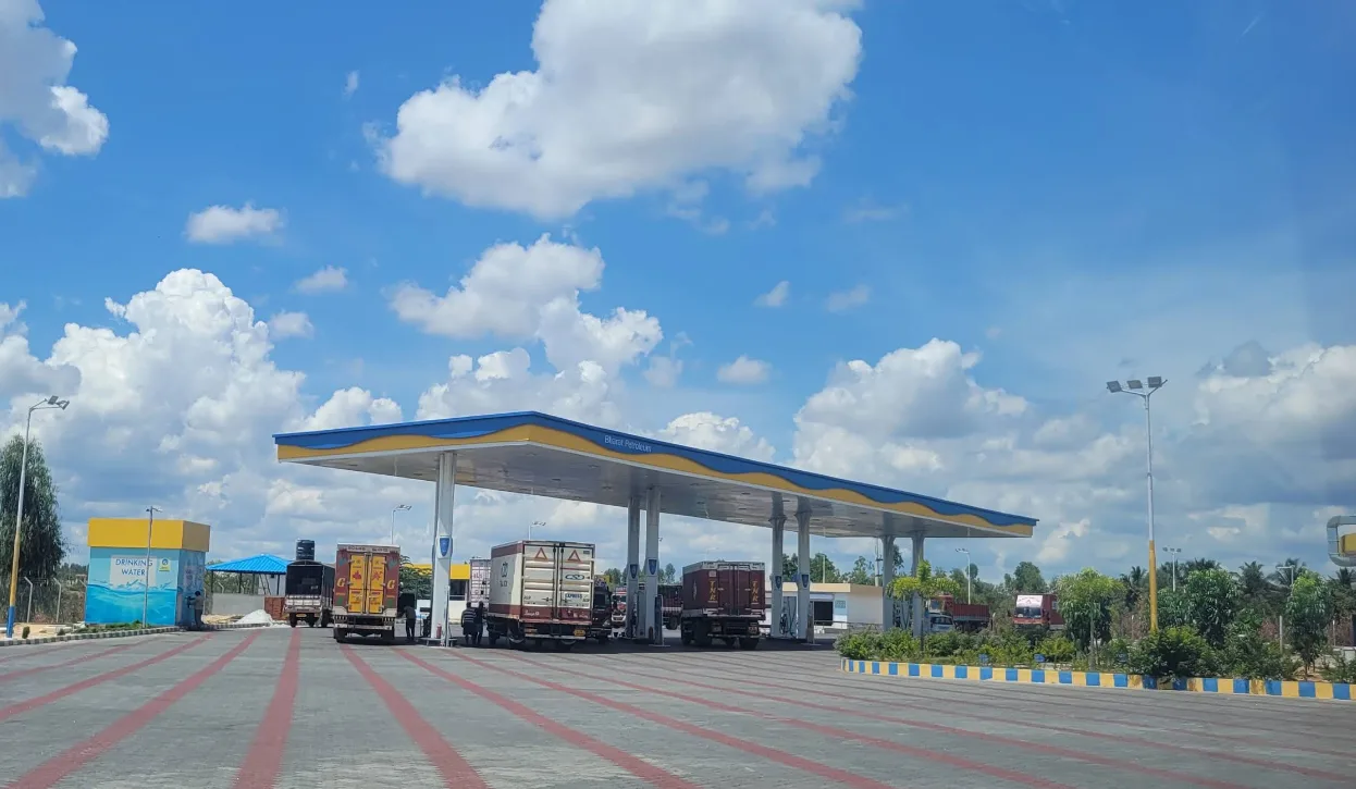 A Complete Guide to Petroleum Station Signage Compliance in India