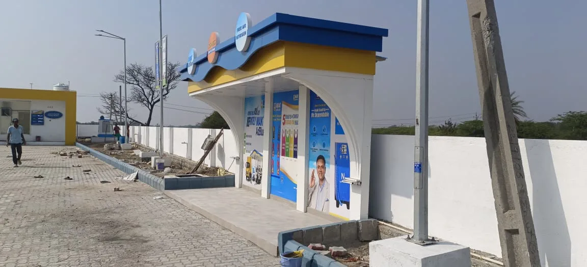 Integrated Canopy at Jannu Karthik Filling Station — photo 3 of 6